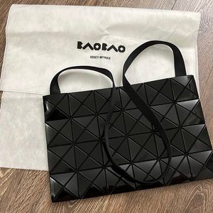Baobao Lucent crossbody